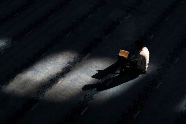 5 Cara Meditasi Islam yang Bisa Memberi Ketenangan Pikiran