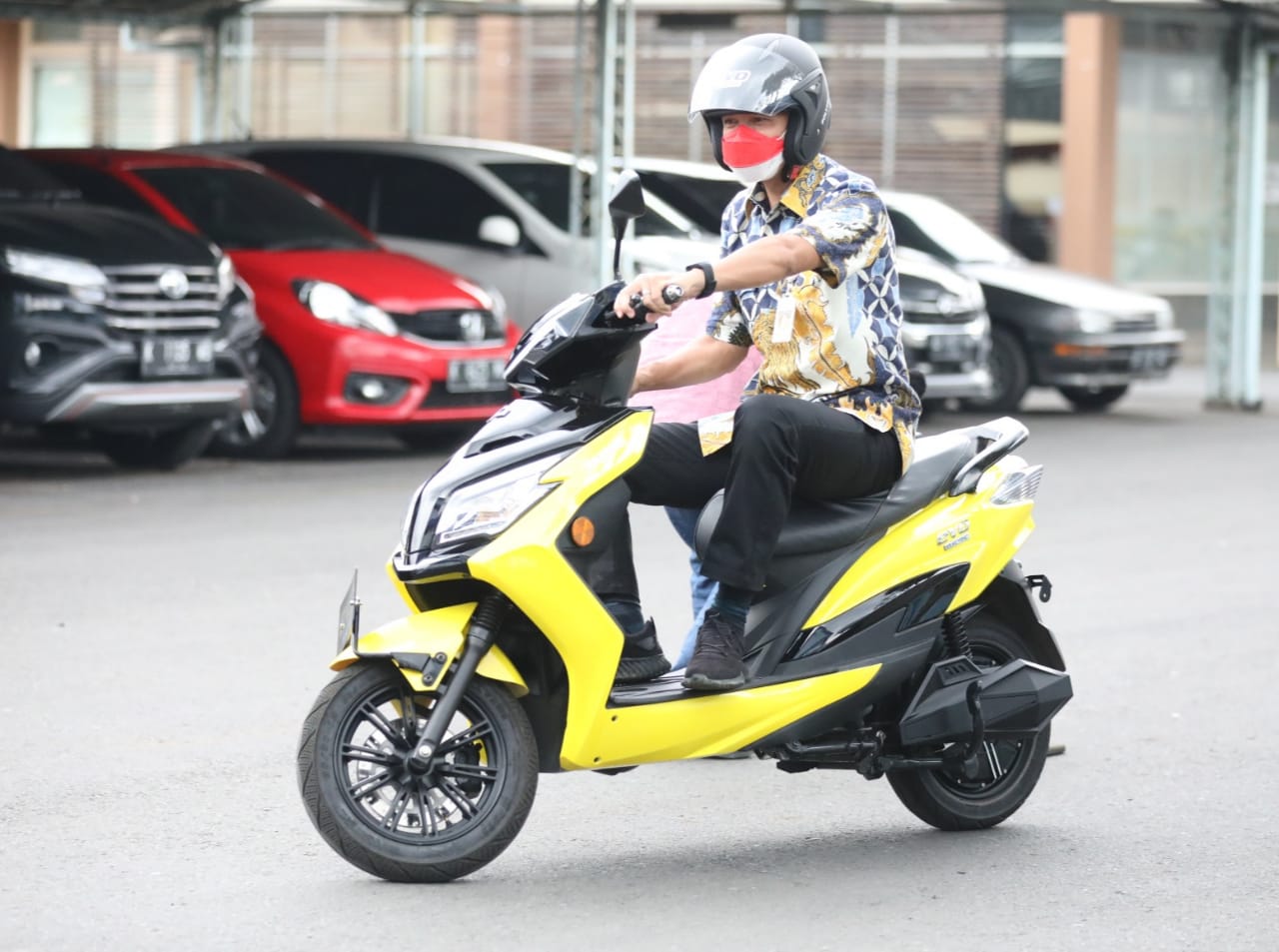 Motor Listrik Evo Buatan Polytron Siap Mengaspal di Indonesia