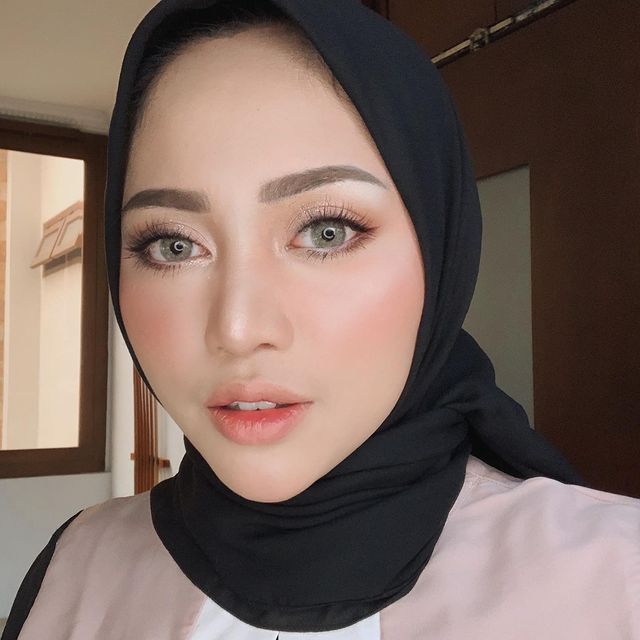 Jangan Asal, Ini 5 Tips Kenakan Hijab Sesuai Bentuk Wajah