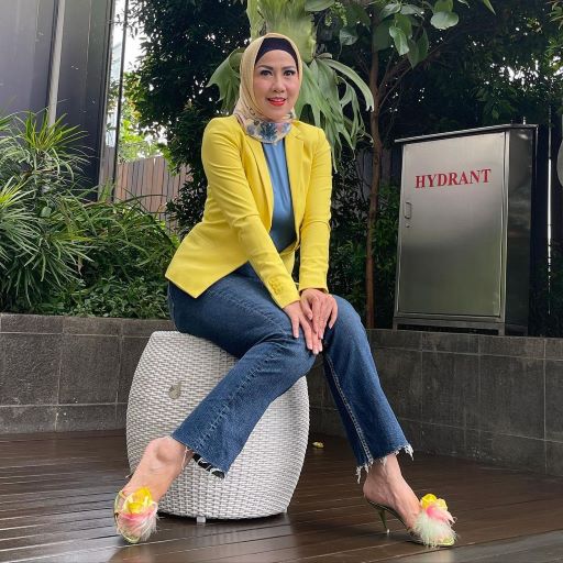 Deretan Artis yang Tetap Cantik Berhijab di Usia 40 Tahun