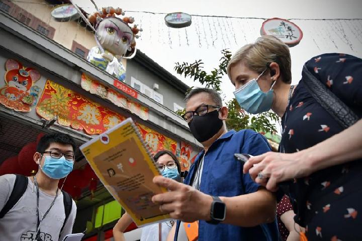 Tur Unik dan Anti-Mainstream, Keliling Naik Vespa Gandeng sampai Jadi Detektif