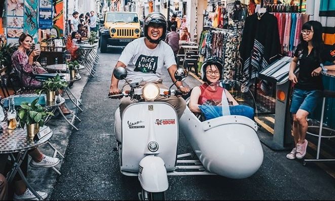 Tur Unik dan Anti-Mainstream, Keliling Naik Vespa Gandeng sampai Jadi Detektif