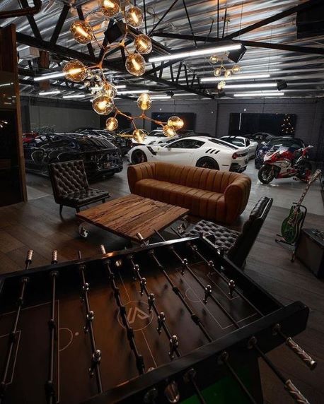 7 Inspirasi Garasi Mobil Tertutup yang Modern dan Minimalis