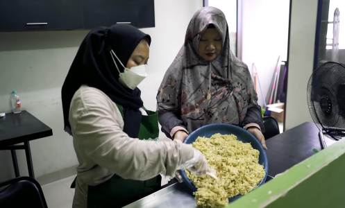 Mundur dari Dosen UI, Sukses Jalankan Usaha Arem-arem Mie