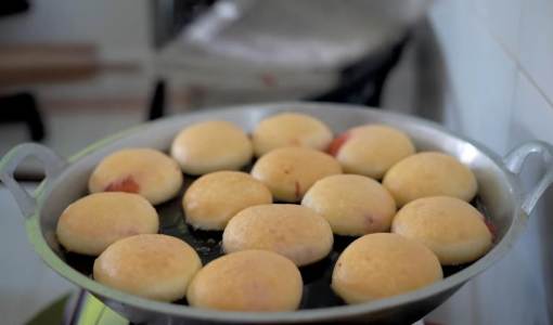 Mundur dari PNS, Kini Sukses Jadi Produsen Donat