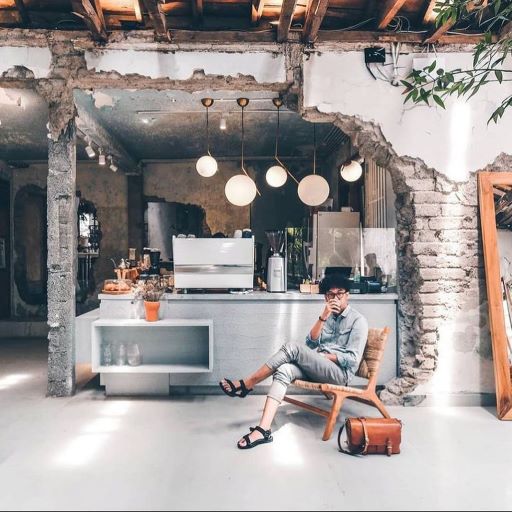 Tak Cuma Asyik Buat Nongkrong, 7 Kafe Konsep Jadul Ini Juga Homey