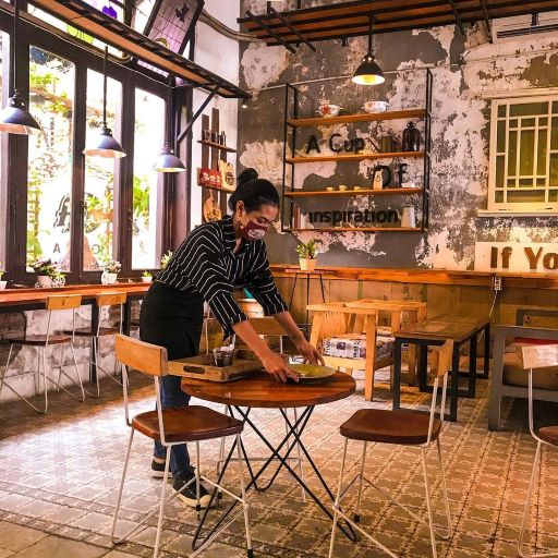 Tak Cuma Asyik Buat Nongkrong, 7 Kafe Konsep Jadul Ini Juga Homey