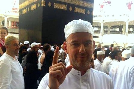 Awalnya Musuhi Islam, Kini Para Politisi Eropa Ini Jadi Muslim Taat