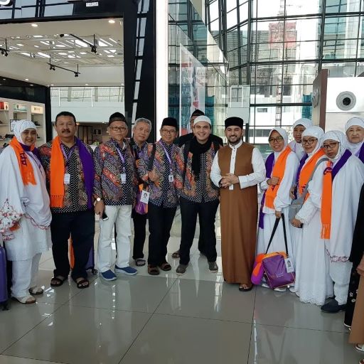 Bisa Jadi Referensi, Ini 7 Travel Umrah dan Haji Milik Artis dan Ustadz