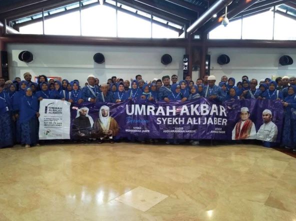 Bisa Jadi Referensi, Ini 7 Travel Umrah dan Haji Milik Artis dan Ustadz