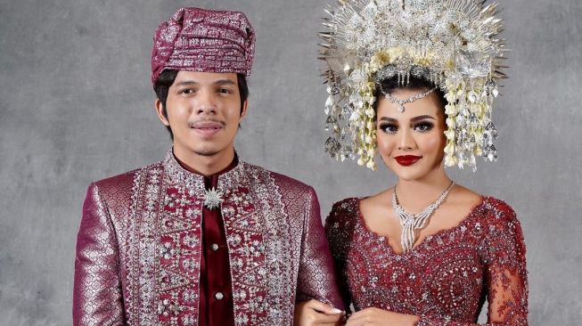 12 Artis yang Nikah di Tahun 2021, Nomor 7 Presiden Jadi Saksi