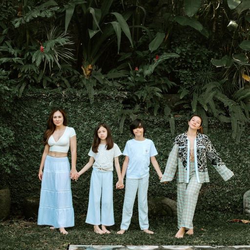 7 Artis yang Jalani Hari-harinya sebagai Ibu Tunggal