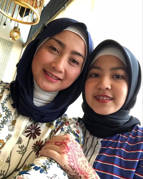 7 Artis yang Jalani Hari-harinya sebagai Ibu Tunggal