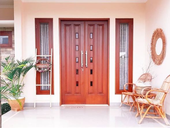 Bisa Jadi Pilihan, 7 Model Pintu Kayu Minimalis Ubah Hunian Jadi Cantik