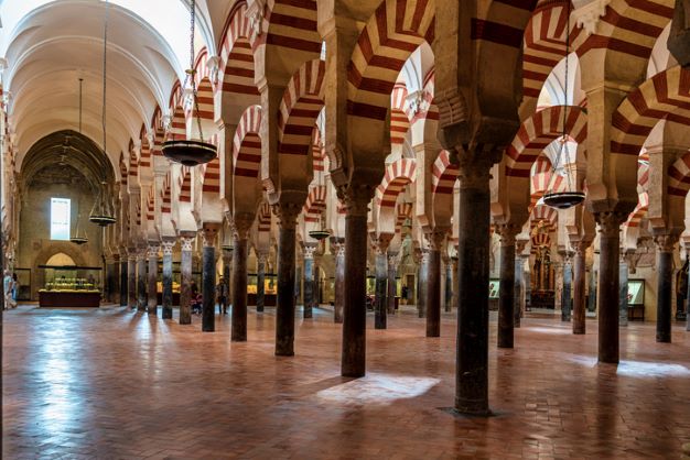 Dari Iran hingga Spanyol, Berikut 7 Masjid Paling Ikonik di Dunia