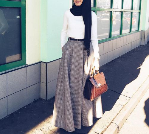 Outfit Kantor untuk Hijaber Tampil Elegan dan Trendy