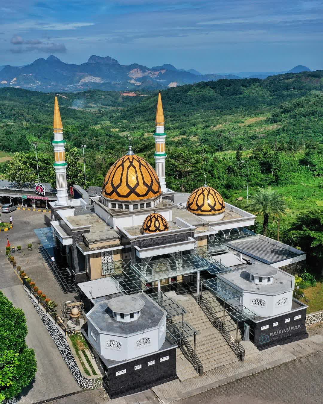 Melirik 7 Masjid dengan Desain Menarik di Rest Area