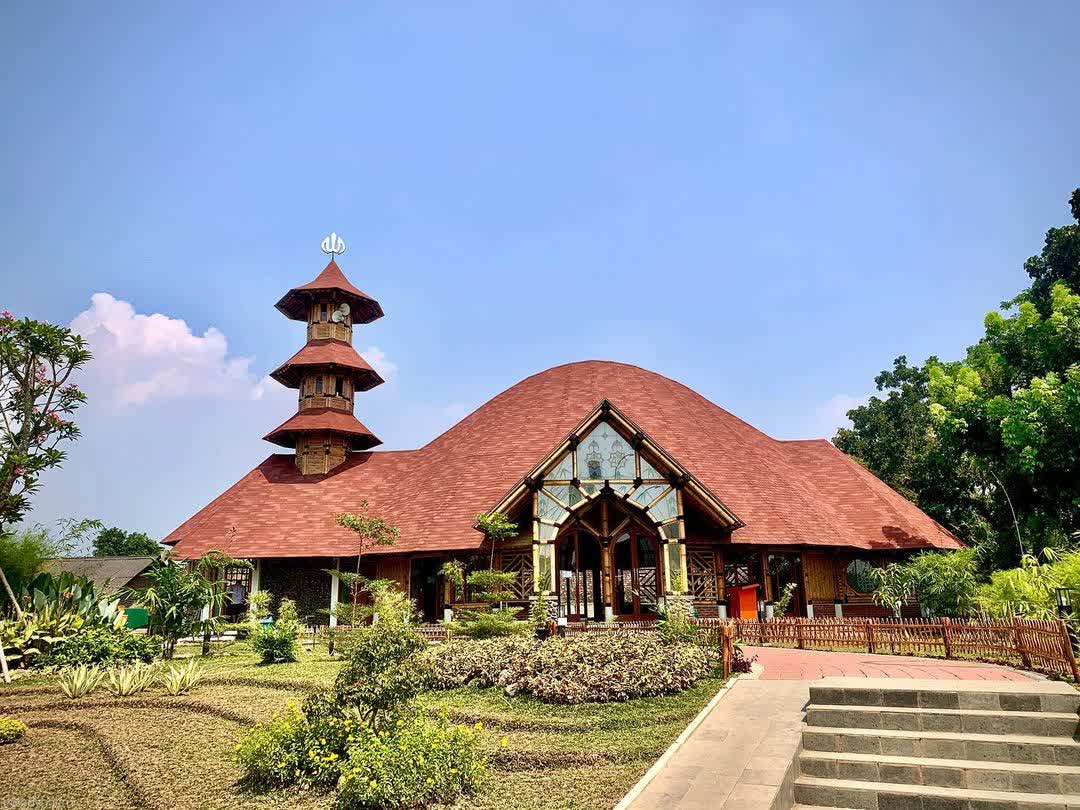 Melirik 7 Masjid dengan Desain Menarik di Rest Area