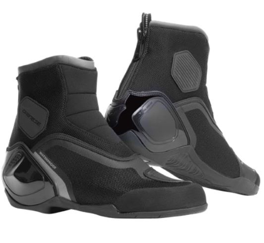 Siap-siap Rogoh Kantong, Ini Daftar Harga Sepatu Touring Pria