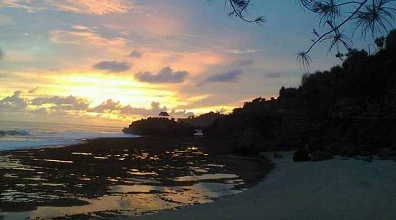 Menyusuri Indahnya Pantai Porok di Gunung Kidul