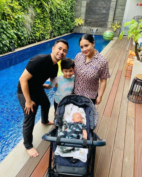 Deretan Artis yang Khitan Anak saat Bayi, Apa Alasannya?