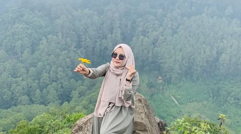 Tebing Keraton, Objek Wisata Alam yang Instagramable