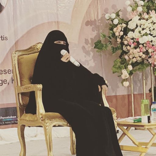 Selain Oki Setiana Dewi, 5 Artis Ini Alih Profesi Jadi Pendakwah