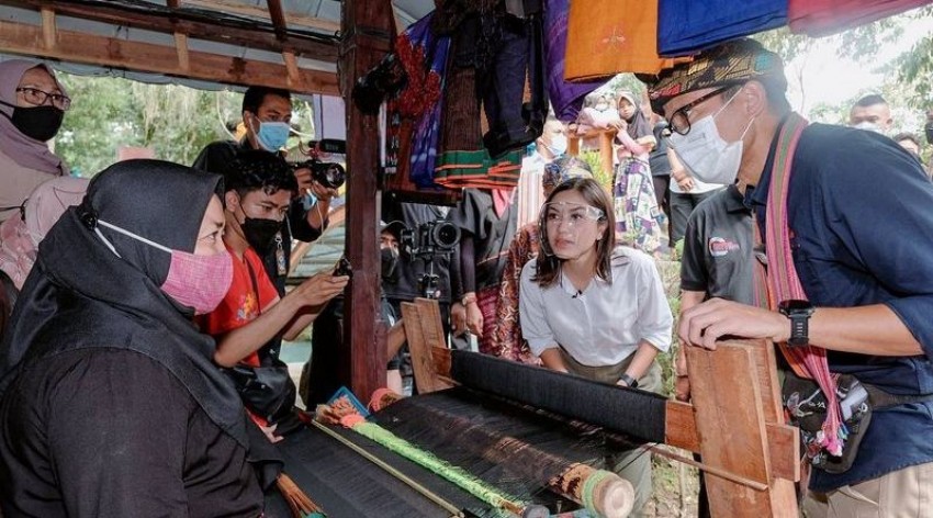 Desa Sesaot Lombok Barat Suguhkan Pemandian Alami Hingga Taman Miring