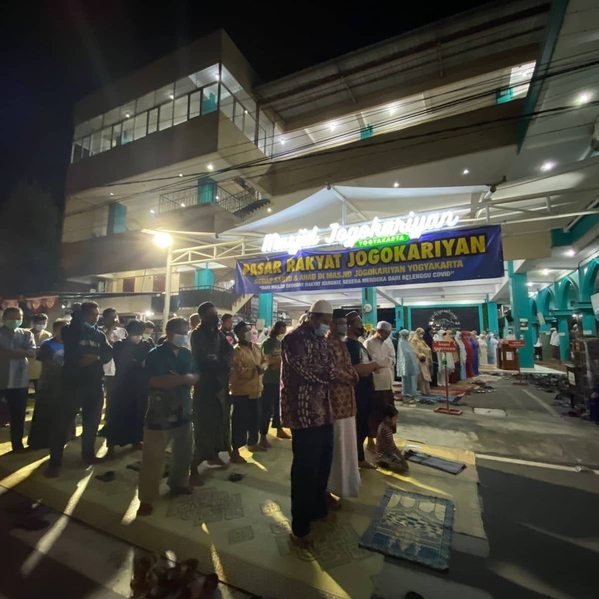 Subhanallah, Jamaah Subuh Jogokariyan Membludak Hingga ke Jalan