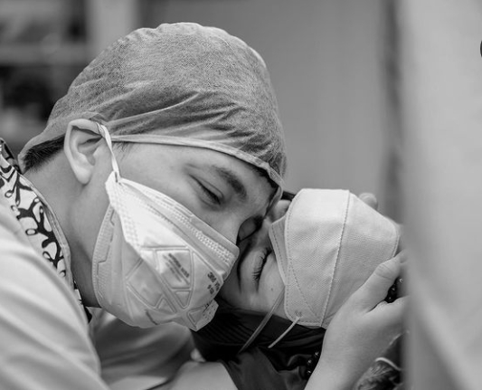 Aurel Hermansyah dan 4 Selebritis Ini Lahirkan Anak Pertama Lewat Caesar