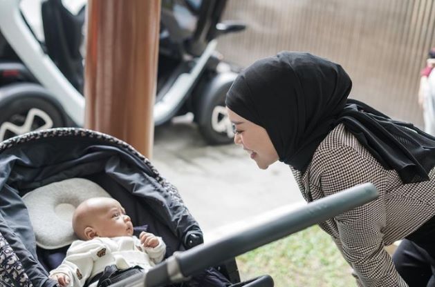 Aurel Hermansyah dan 4 Selebritis Ini Lahirkan Anak Pertama Lewat Caesar