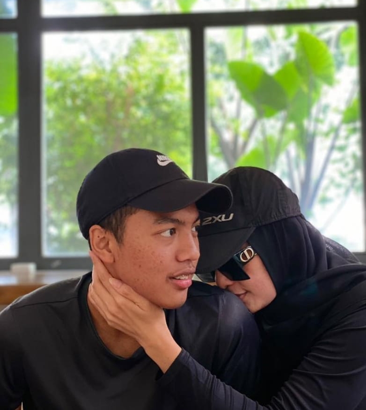 5 Selebritis yang Pilih Pesantren untuk Pendidikan Sang Buah Hati