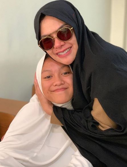 5 Selebritis yang Pilih Pesantren untuk Pendidikan Sang Buah Hati