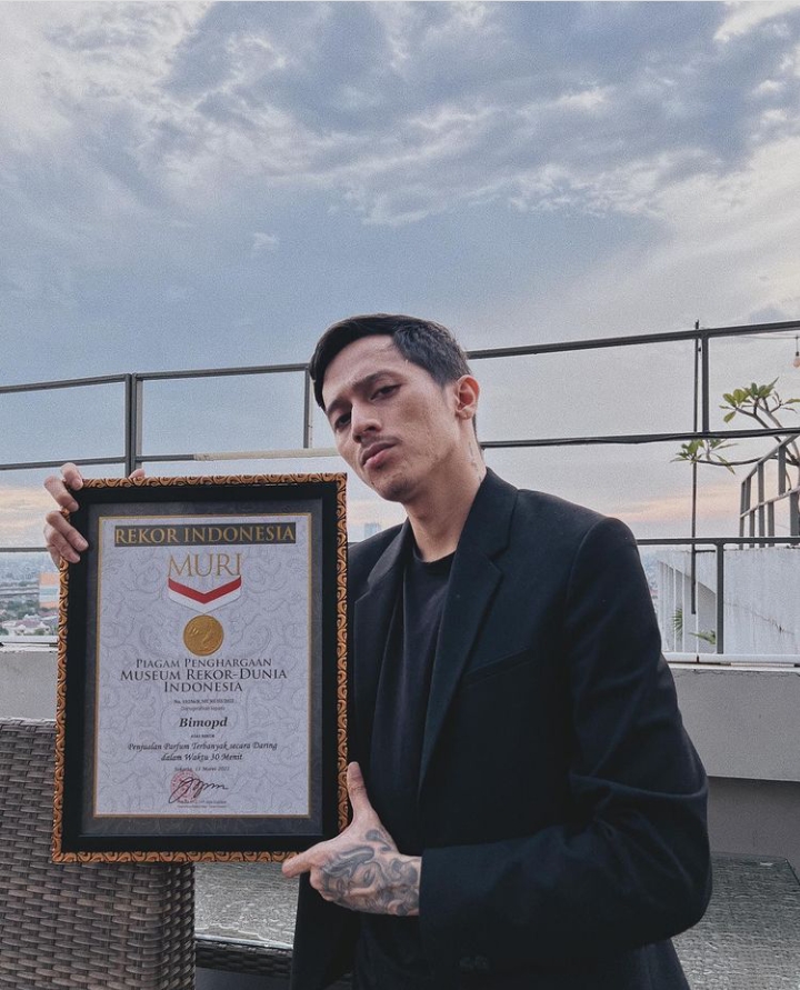 Heboh Young Crazy Rich, Ini 4 Influencer yang Promosikan Binary Option