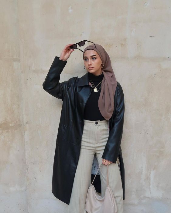 7 Inspirasi Outfit Hijab Street Style yang Tetap Sopan