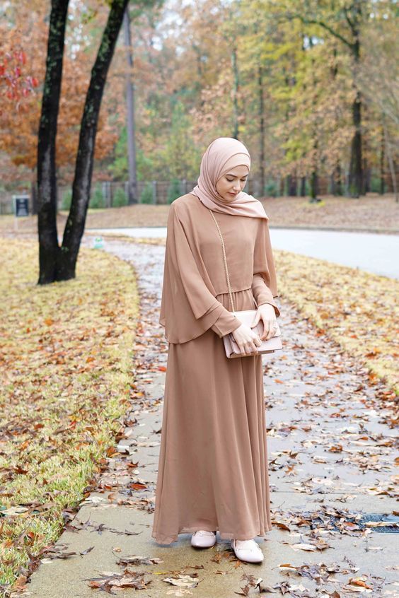 7 Inspirasi Outfit Hijab Street Style yang Tetap Sopan