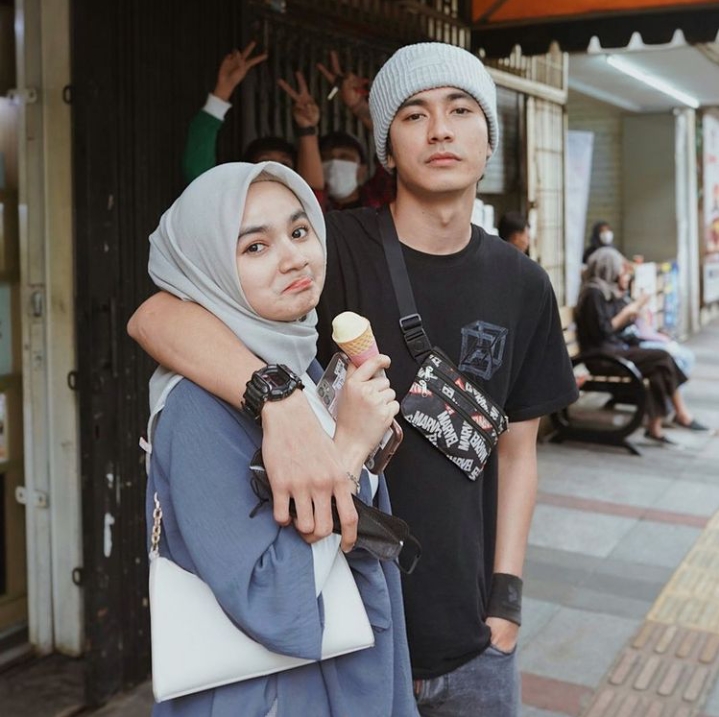 7 Publik Figur Ini Mantap Menikah dengan Proses Ta'aruf