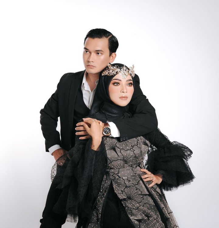 7 Publik Figur Ini Mantap Menikah dengan Proses Ta'aruf