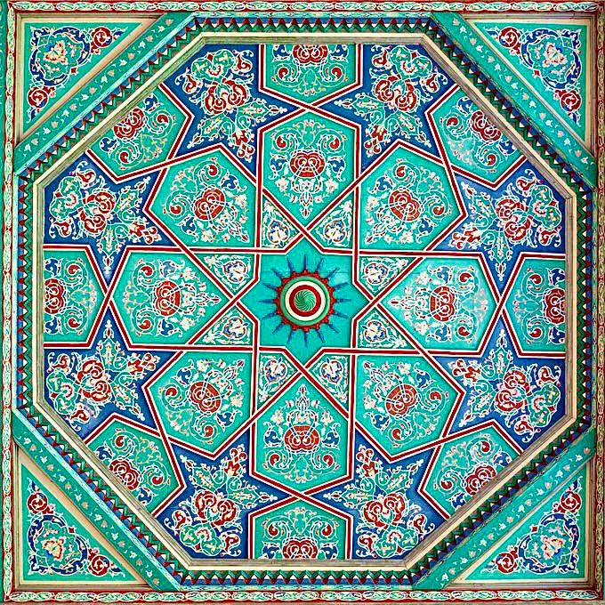 7 Arsitektur Plafon Masjid Gambarkan Keindahan Semesta