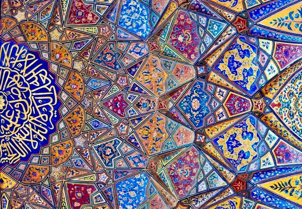 7 Arsitektur Plafon Masjid Gambarkan Keindahan Semesta