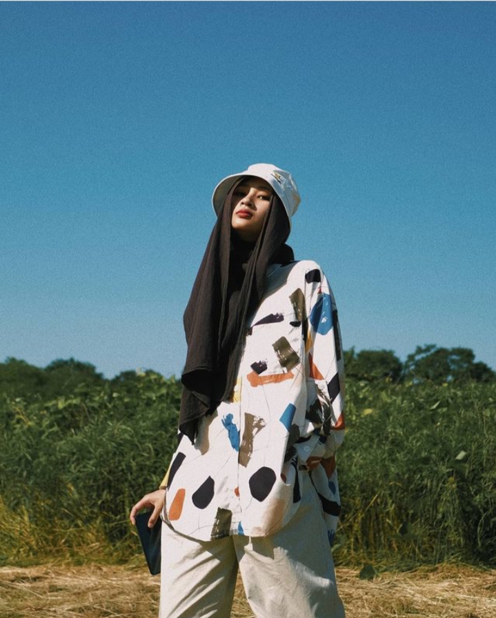 Mau Tampil Beda? Intip 7 Inspirasi Outfit Jepang ala Aufa Tokyo