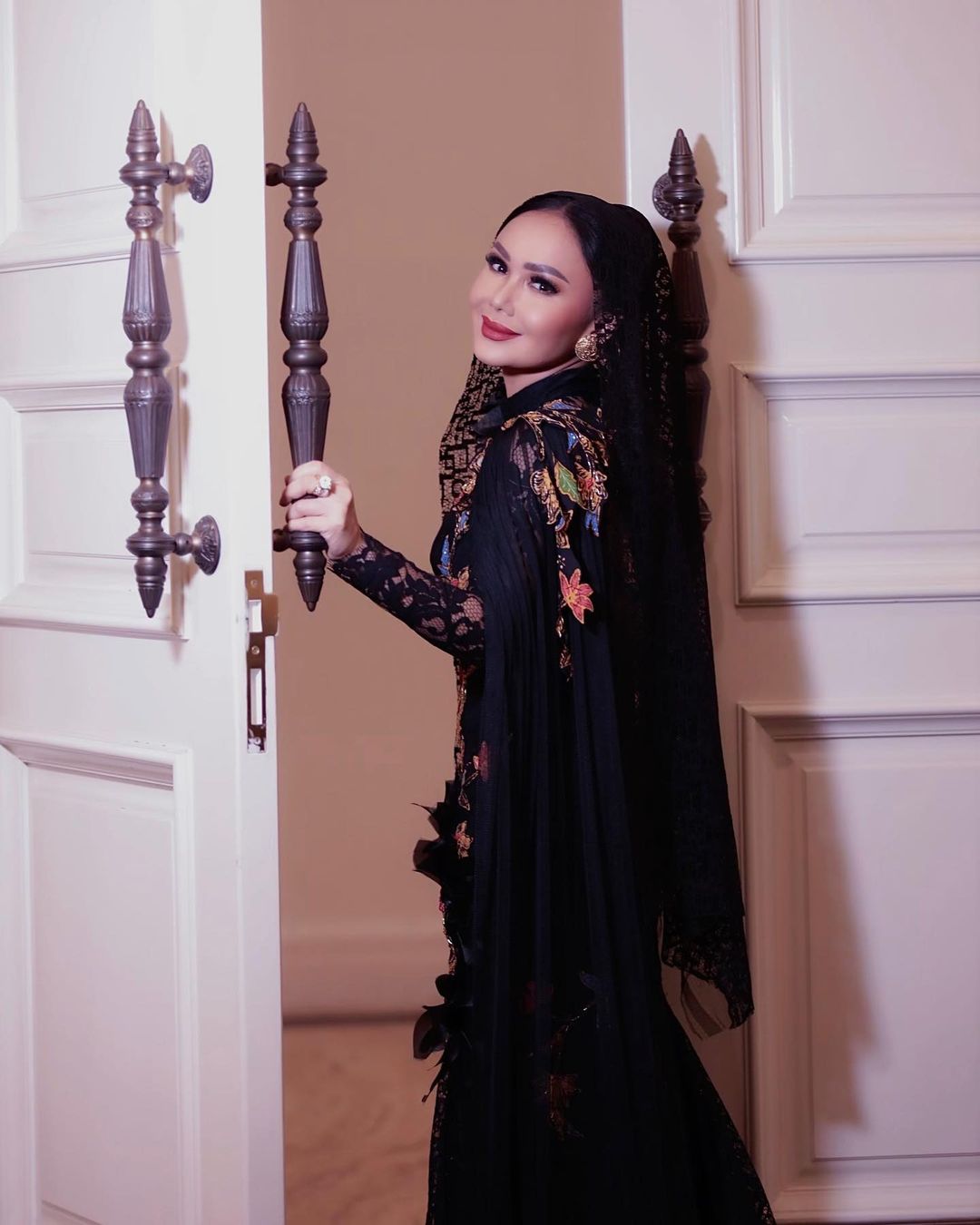 Peduli Pendidikan, 7 Artis Cantik Ini Dirikan Sekolah Gratis