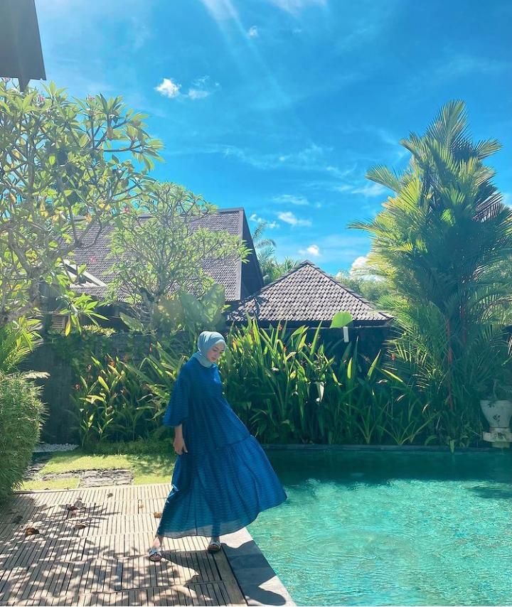 Anggun dan Bergaya, Ini Referensi Long Dress ala Citra Kirana