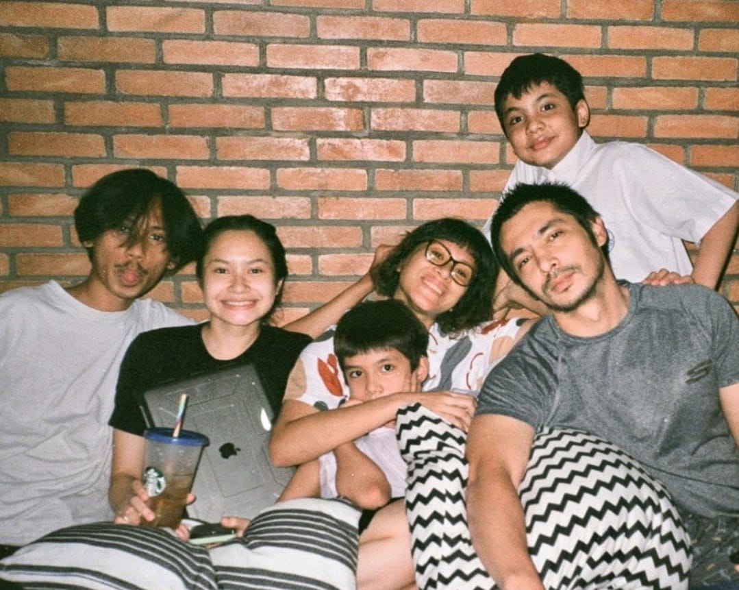 Satu Dekade Lebih, 5 Keluarga Artis Ini Jauh dari Gosip Miring