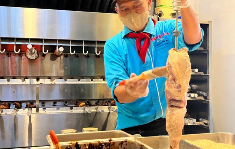 Yuk Makan Siang, Santap Daging BBQ ala Brazil Sepuasnya