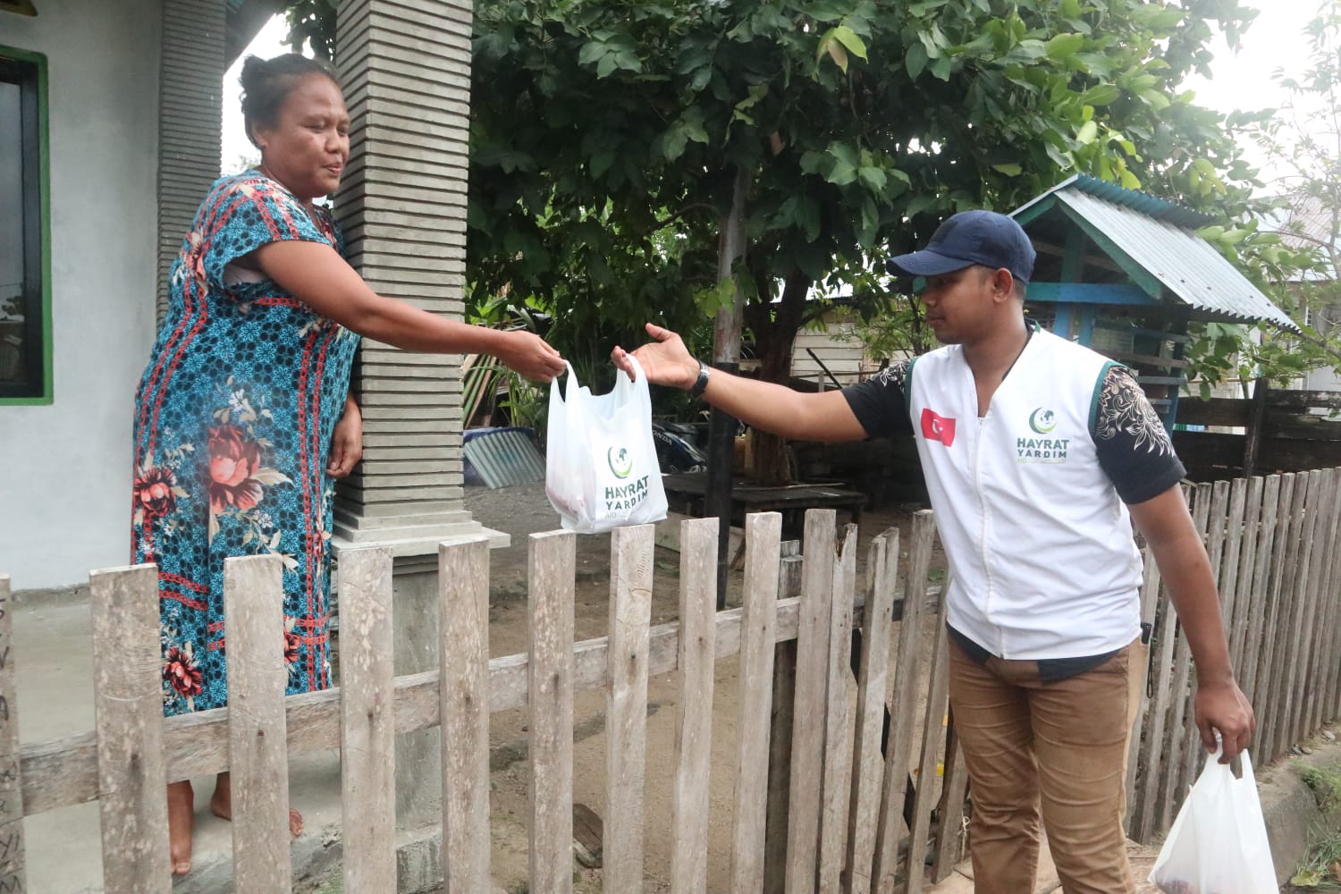Hayrat Yardim Turki Sebar 77 Sapi Kurban di Daerah Terpencil Indonesia