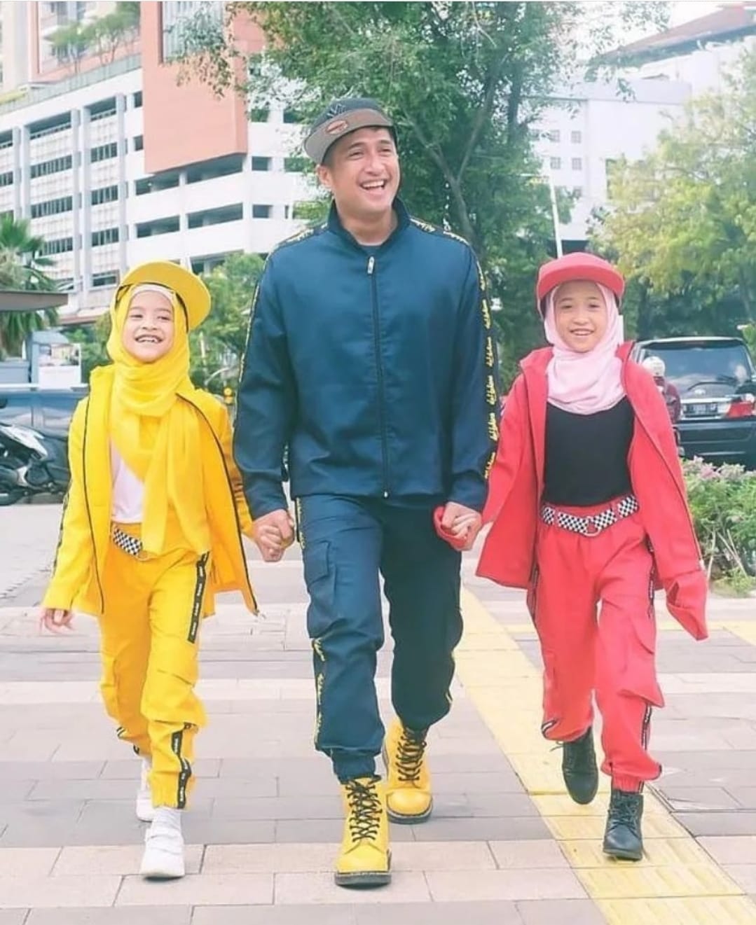 7 Pasangan Selebriti Dikaruniai Anak Kembar