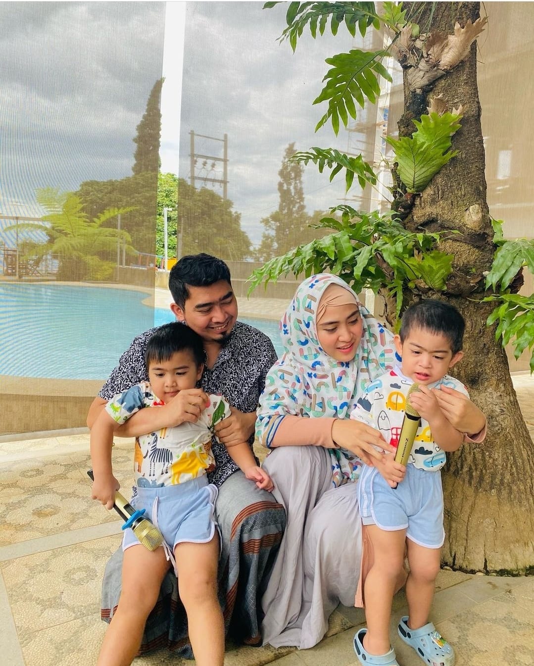 7 Pasangan Selebriti Dikaruniai Anak Kembar