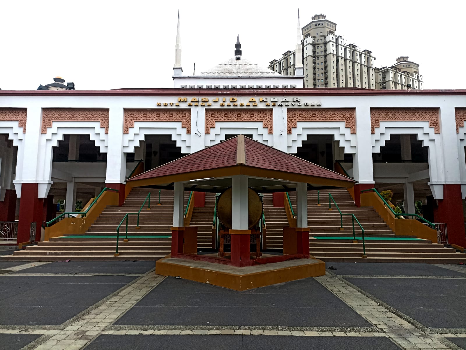 Terpusat di Jantung Ibu Kota, Yuk Singgah ke Masjid Akbar Kemayoran