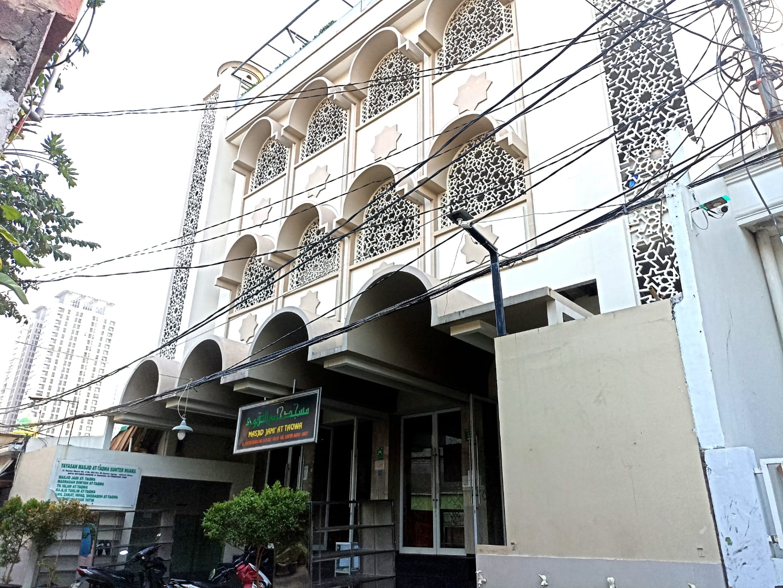 Produktif dan Menghasilkan, Masjid At-Taqwa Kembangkan Kebun Hidroponik